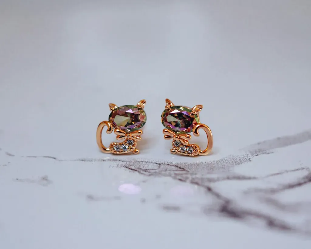 biżuteria z motywem zwierząt